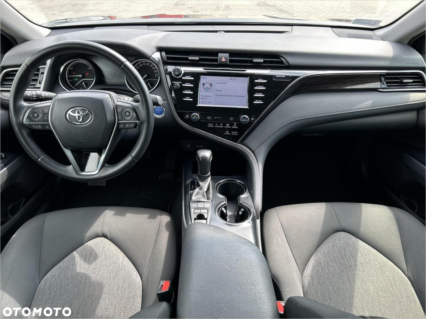 Toyota Camry 2.5 Hybrid Comfort CVT - 19