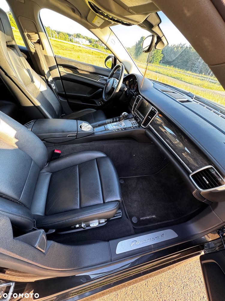 Porsche Panamera 4 PDK - 9