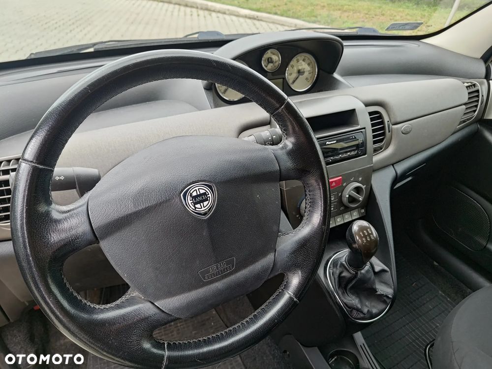 Lancia Ypsilon 1.3JTD Platino - 8