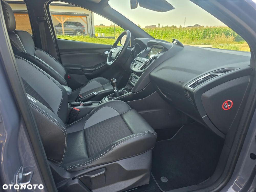 Ford Focus 2.0 EcoBoost ST mit Leder-Exclusiv-Paket - 22