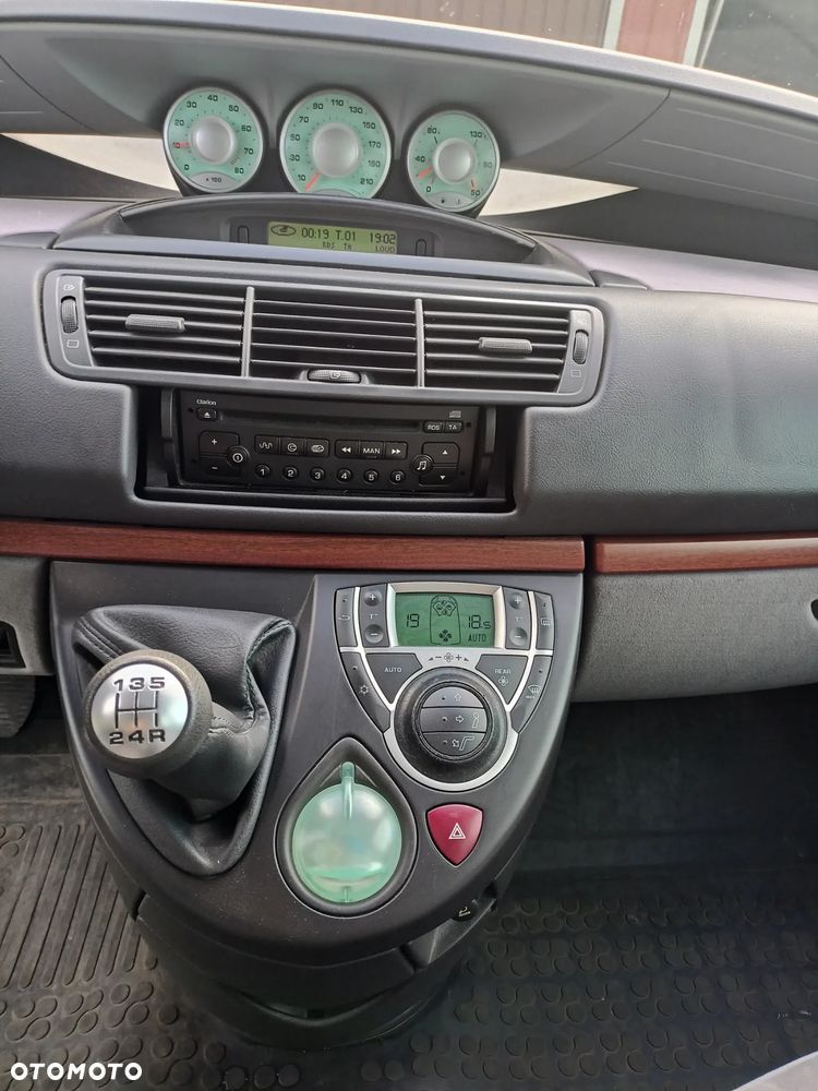 Citroën C8 2.0 16V Style - 9