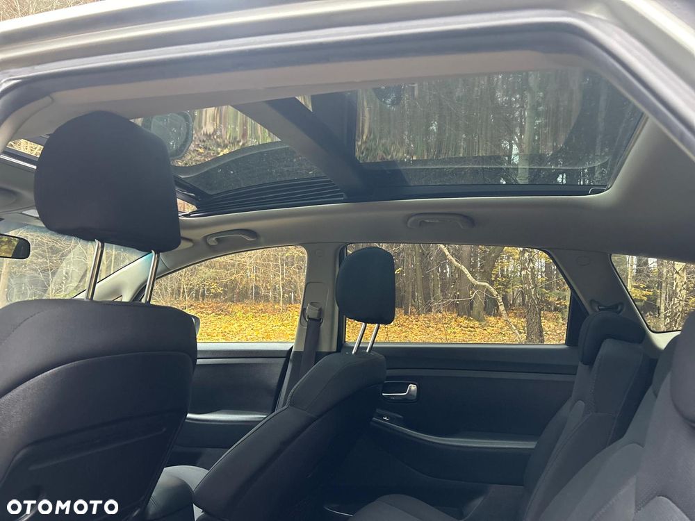 Kia Carens 1.7 CRDi L 7os - 14