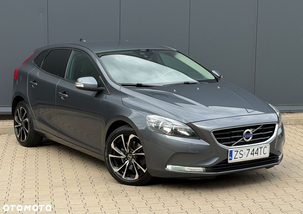 Volvo V40 T3 Momentum - 26
