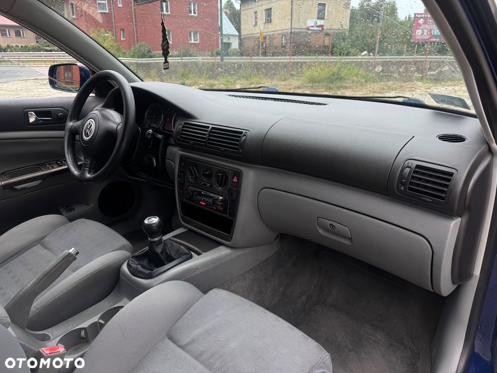 Volkswagen Passat 1.6 Basis - 8