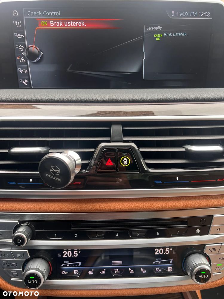 BMW Seria 7 740d xDrive - 29