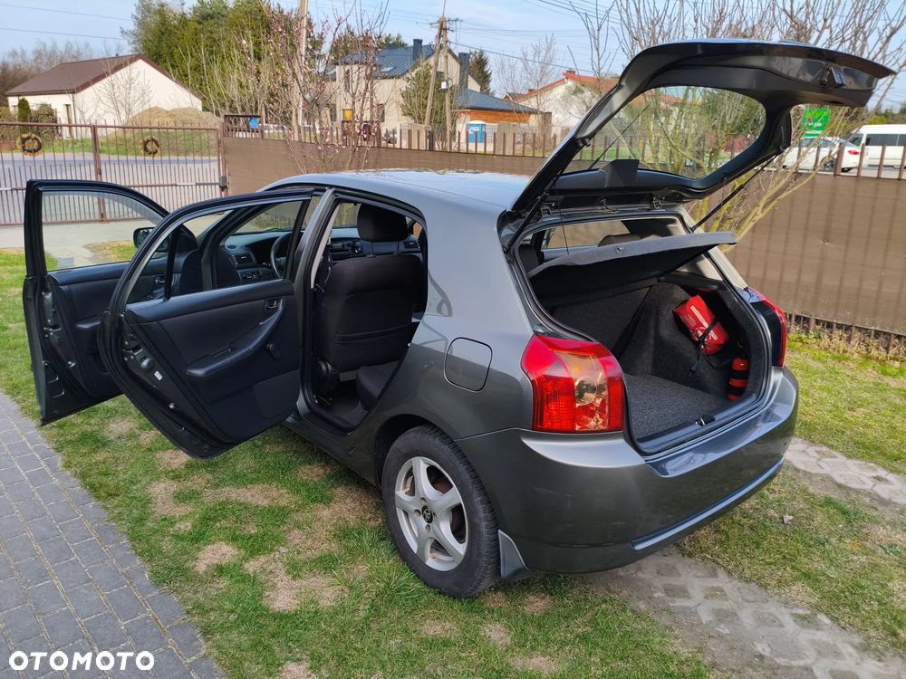 Toyota Corolla 1.4 D-4D Luna - 27