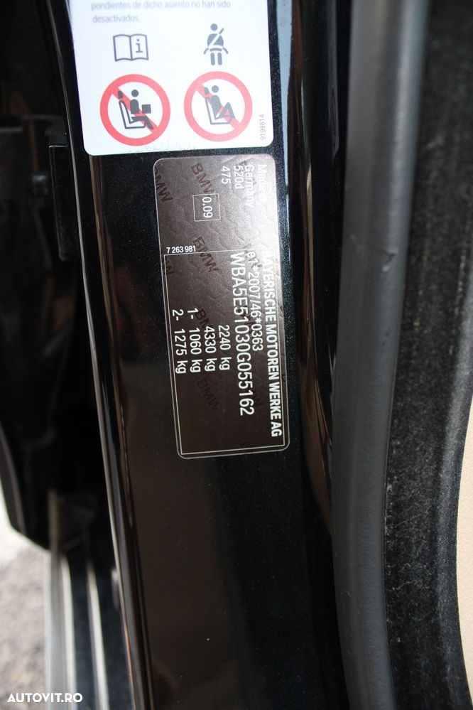 BMW Seria 5 520d Aut. - 33