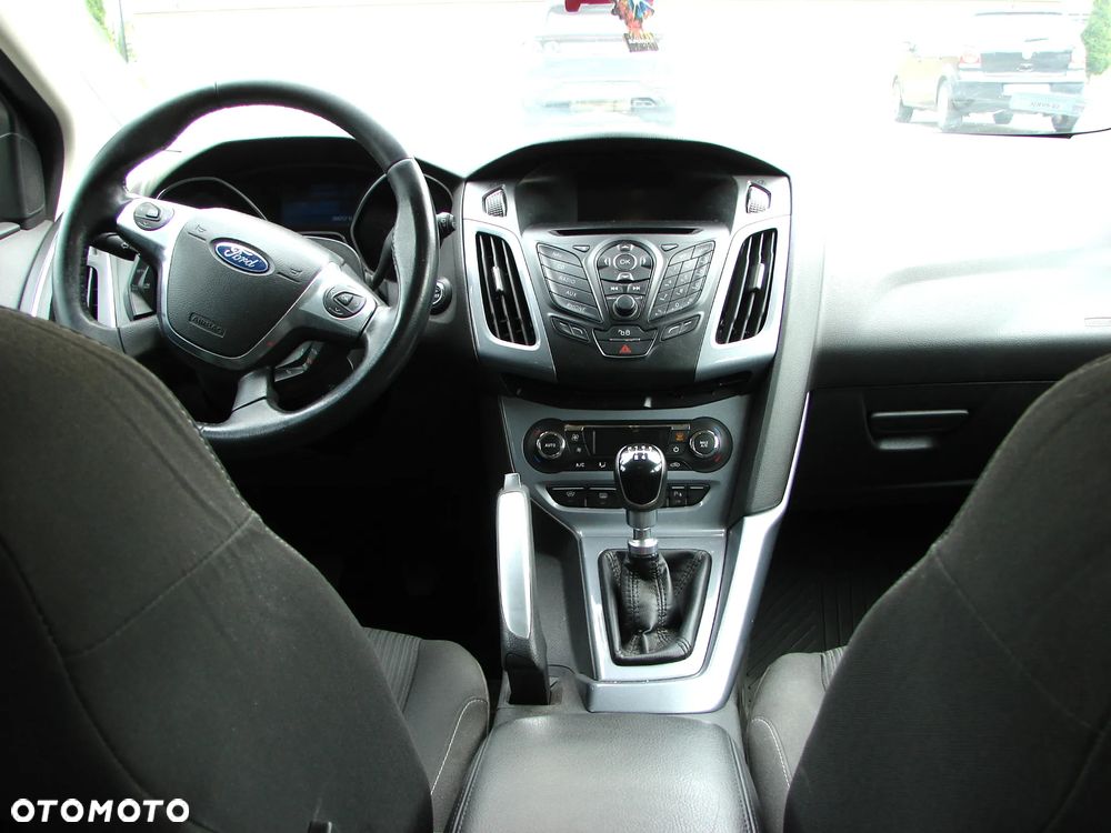 Ford Focus Turnier 1.6 TDCi DPF Start-Stopp-System Titanium - 19