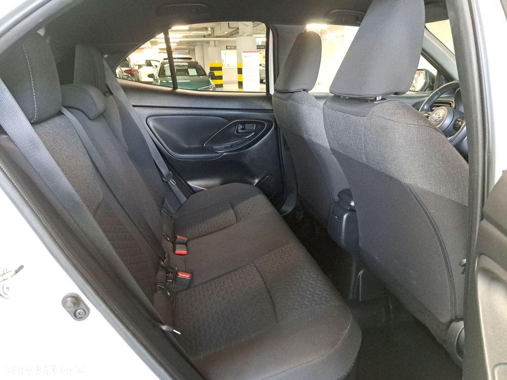 Toyota Yaris Cross Hybrid 1.5 Comfort 4x4 - 13