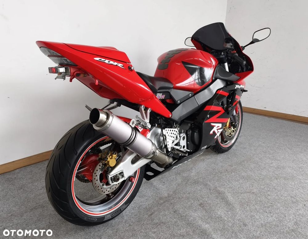 Honda CBR - 7