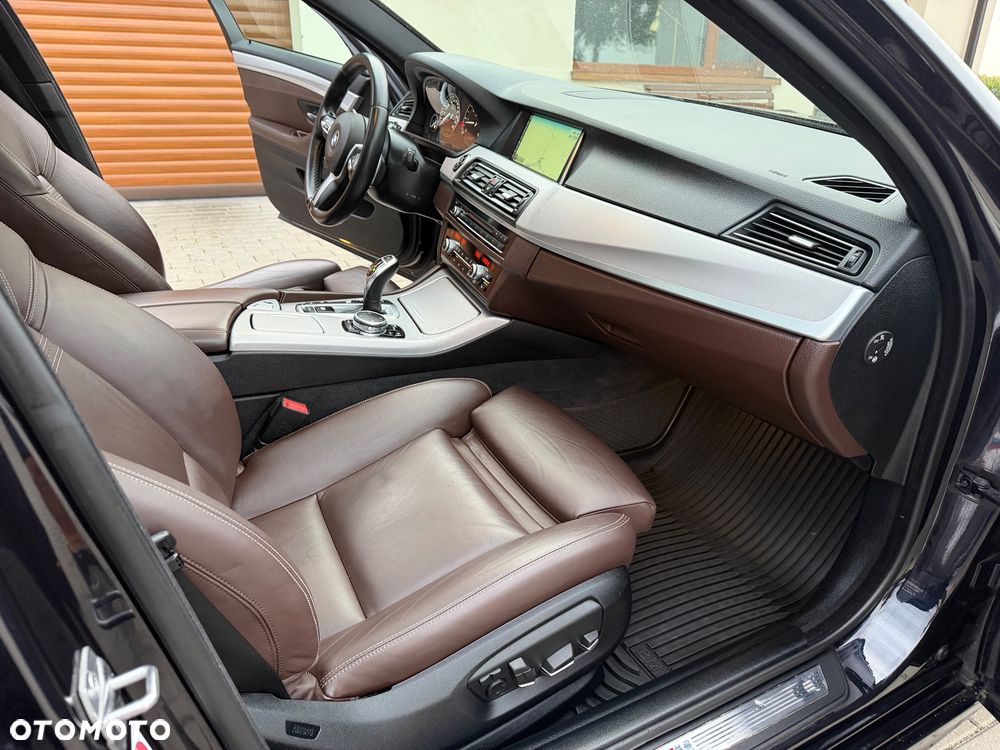 BMW Seria 5 530d xDrive Sport-Aut - 34