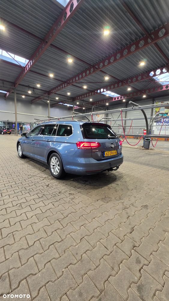 Volkswagen Passat - 22