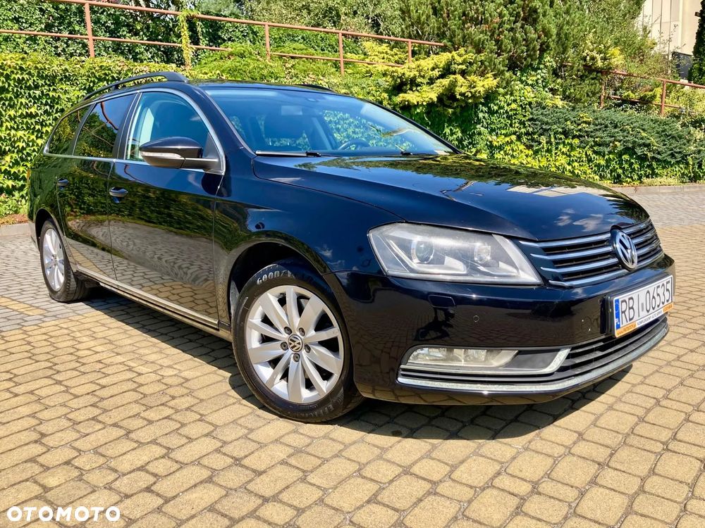 Volkswagen Passat - 1