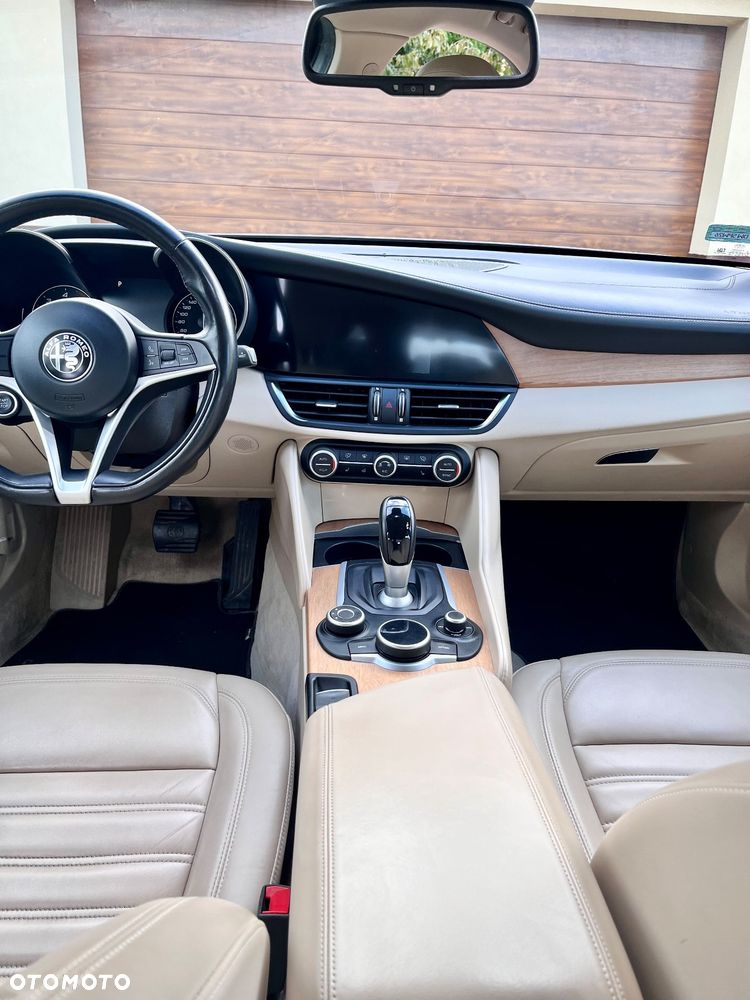 Alfa Romeo Giulia - 9