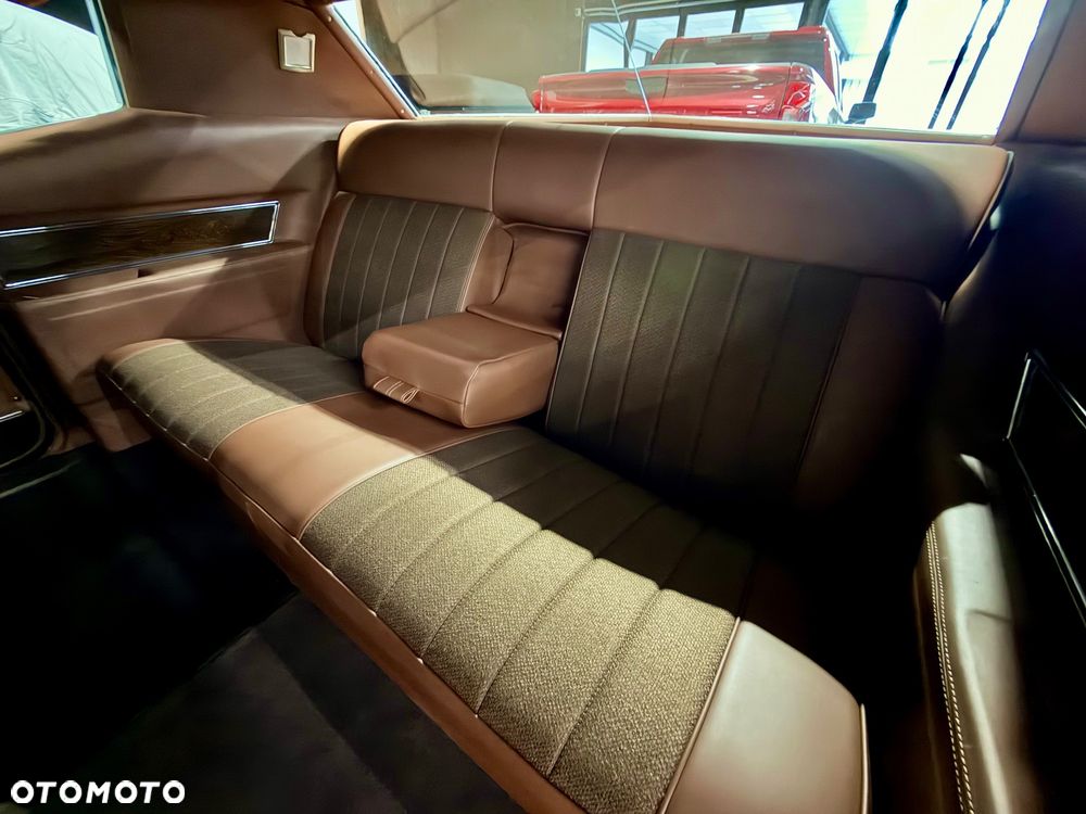 Cadillac Deville - 36