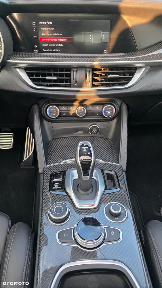 Alfa Romeo Stelvio - 28