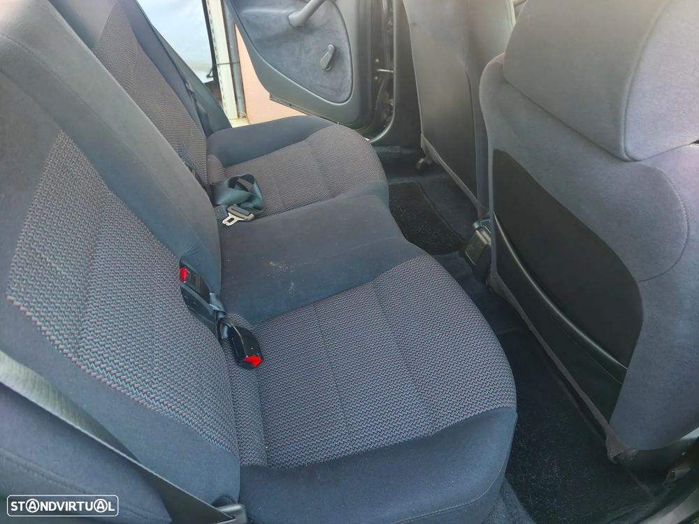 Honda Civic 1.5i LS - 9