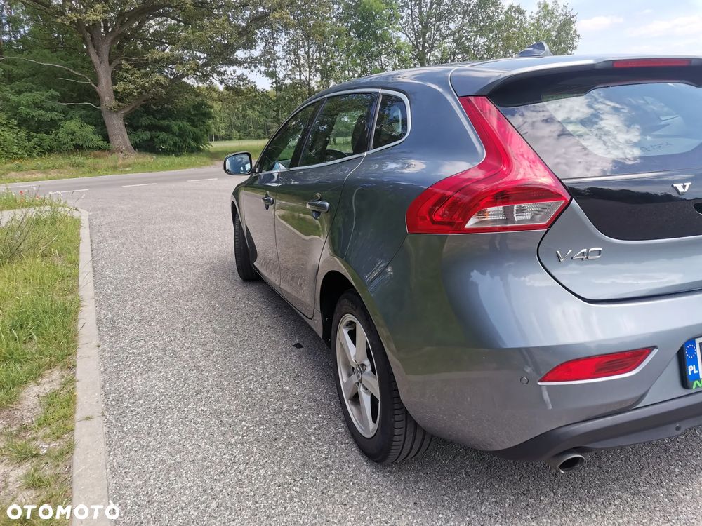 Volvo V40 D4 Drive-E Momentum - 9