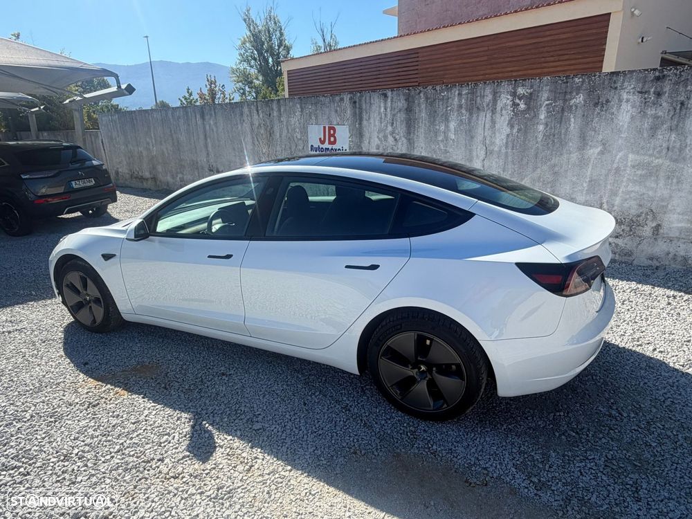Tesla Model 3 2023 photo 4