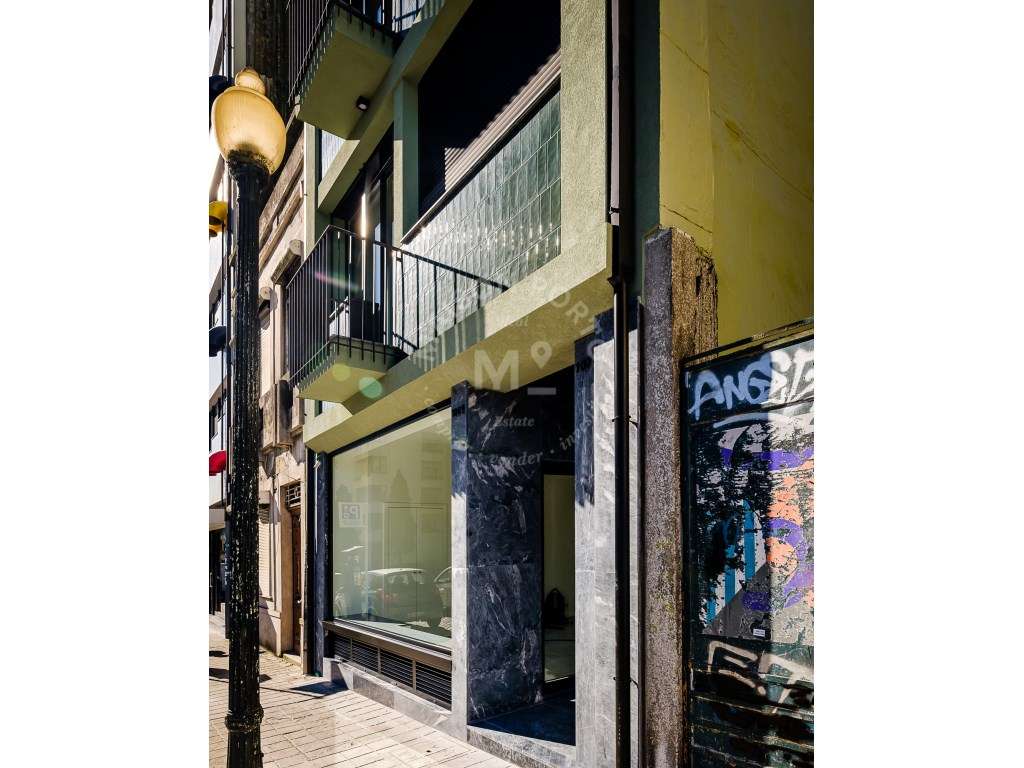Loja em Rés-do-Chão inserida em Prédio Novo em Santos Pousada, Porto - Grande imagem: 3/9
