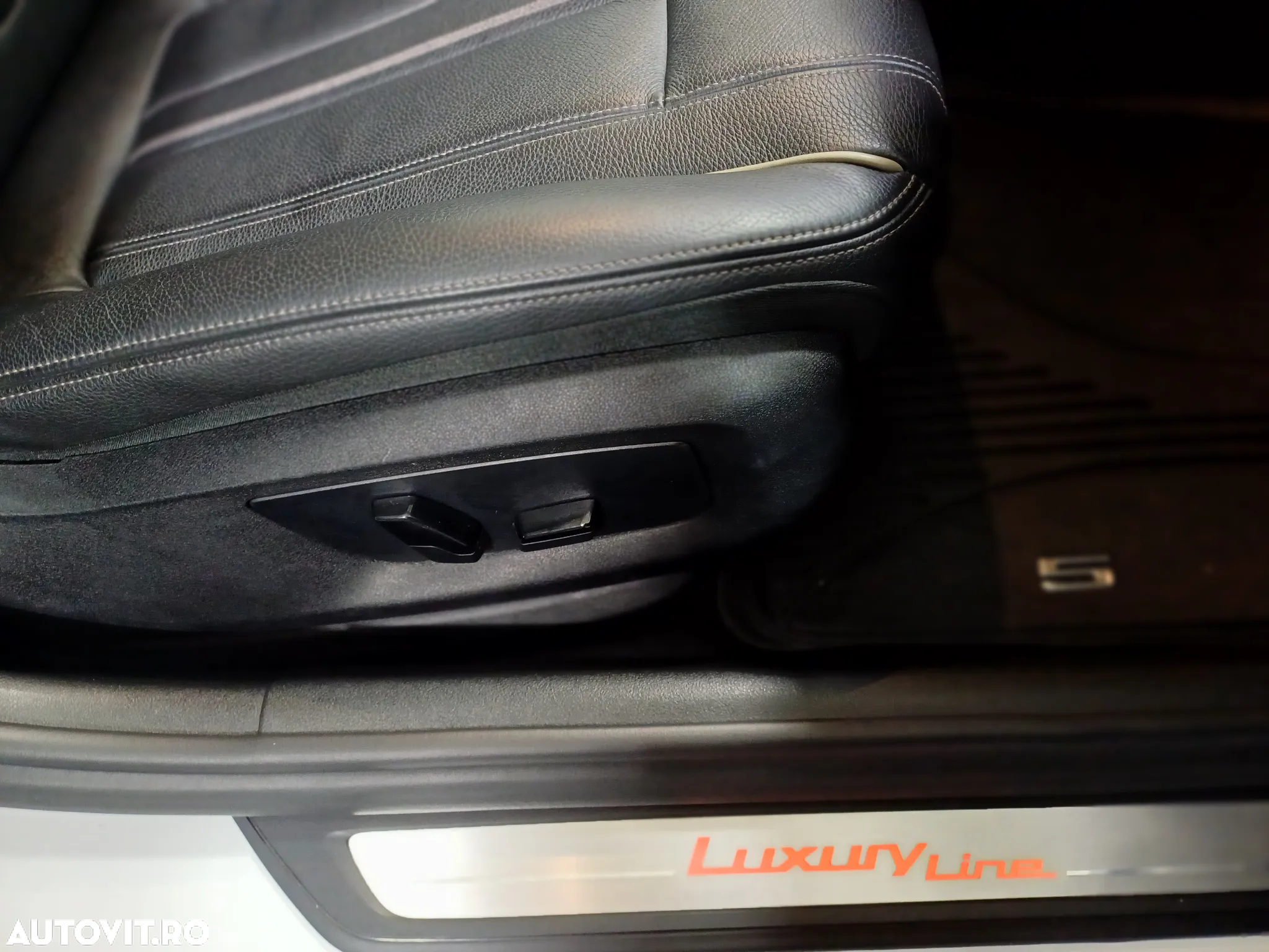 BMW Seria 5 520d xDrive AT - 31