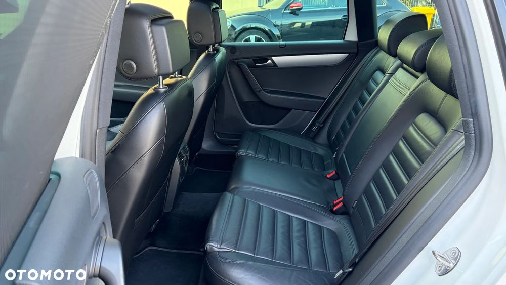 Volkswagen Passat 2.0 TDI DSG BlueMotion Technology R-Line - 18