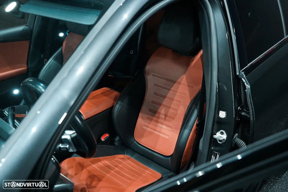 Mercedes-Benz C 300 e AMG Line - 17