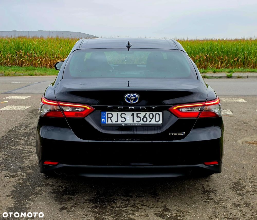 Toyota Camry 2.5 Hybrid Executive CVT - 6