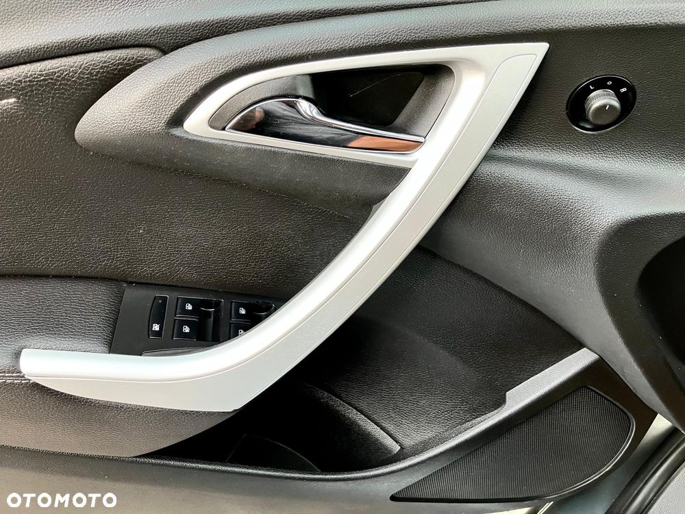 Opel Astra 1.6 Turbo 150 Jahre - 20