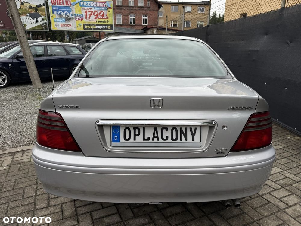 Honda Accord 2.0 ES - 10