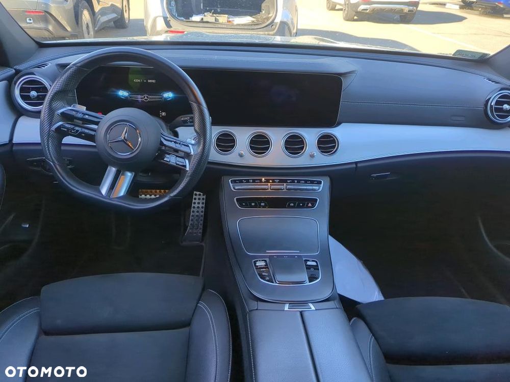Mercedes-Benz Klasa E 220 d 4-Matic AMG - 22
