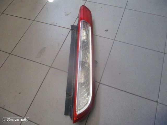 Farol Tras 8M5113404A FORD FOCUS 2 FASE 2  2008 1.6TDCI 110CV 5P VERMELHO  DRT - 1