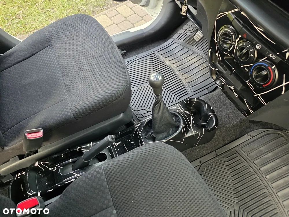 Daihatsu Materia 1.5 - 8