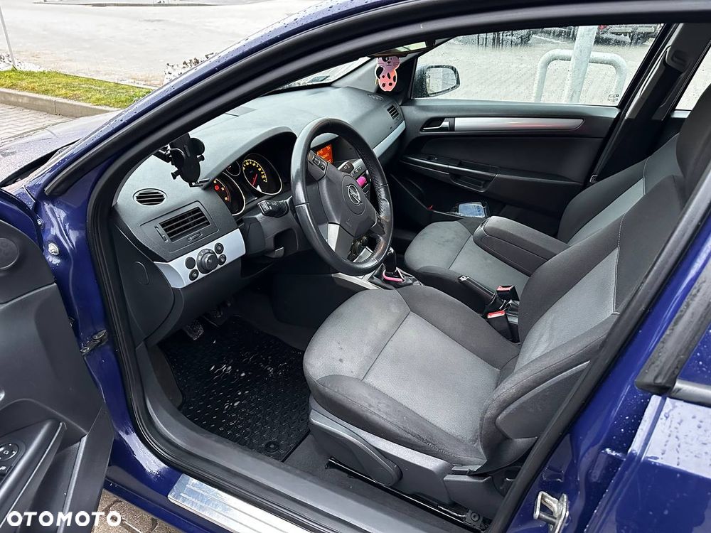 Opel Astra 1.9 CDTI Cosmo - 19