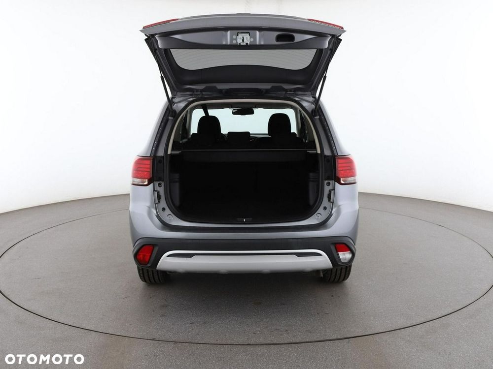 Mitsubishi Outlander 2.0 2WD CVT Diamant Edition+ - 20