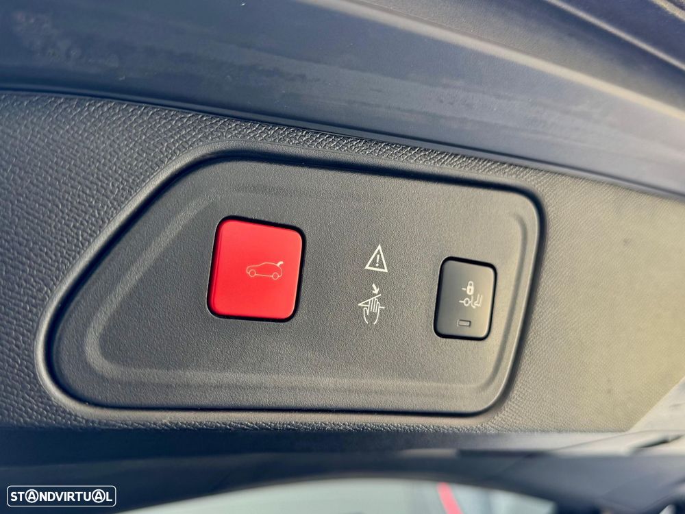Peugeot 3008 1.6 BlueHDi GT Line Grip Control EAT6 - 37