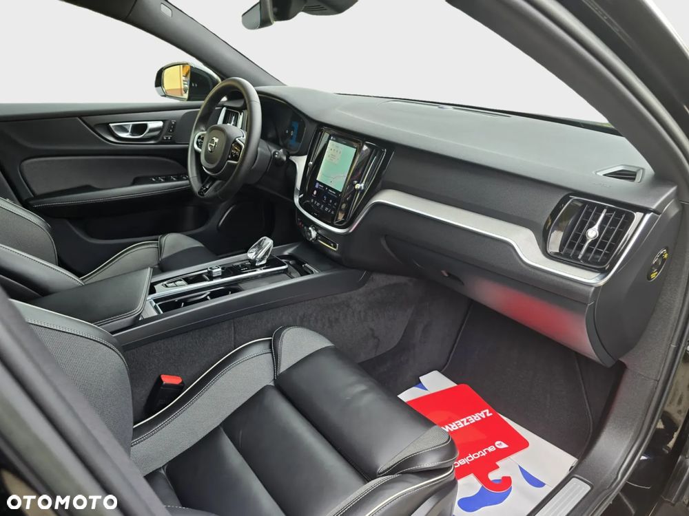 Volvo V60 Cross Country B4 D AWD Ultimate - 23