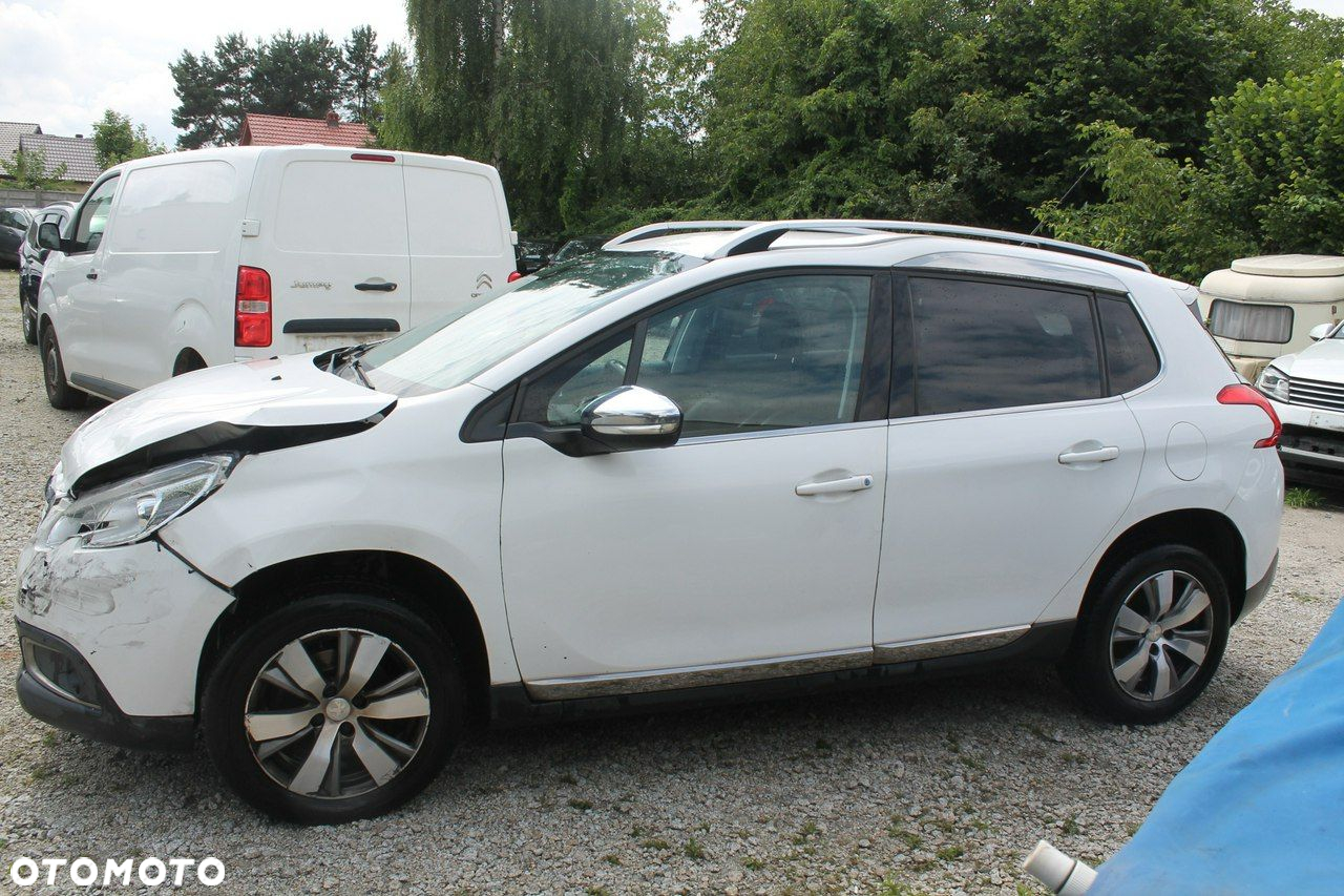 Peugeot 2008 - 8