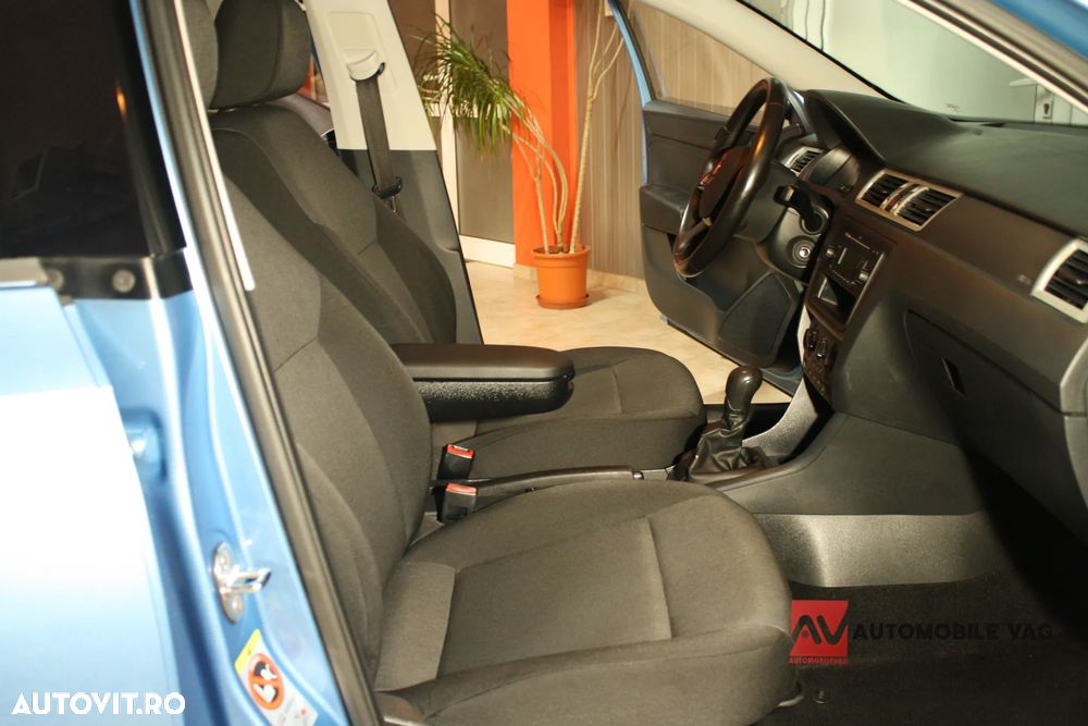 Skoda RAPID 1.6 TDI Edition Green tec - 10