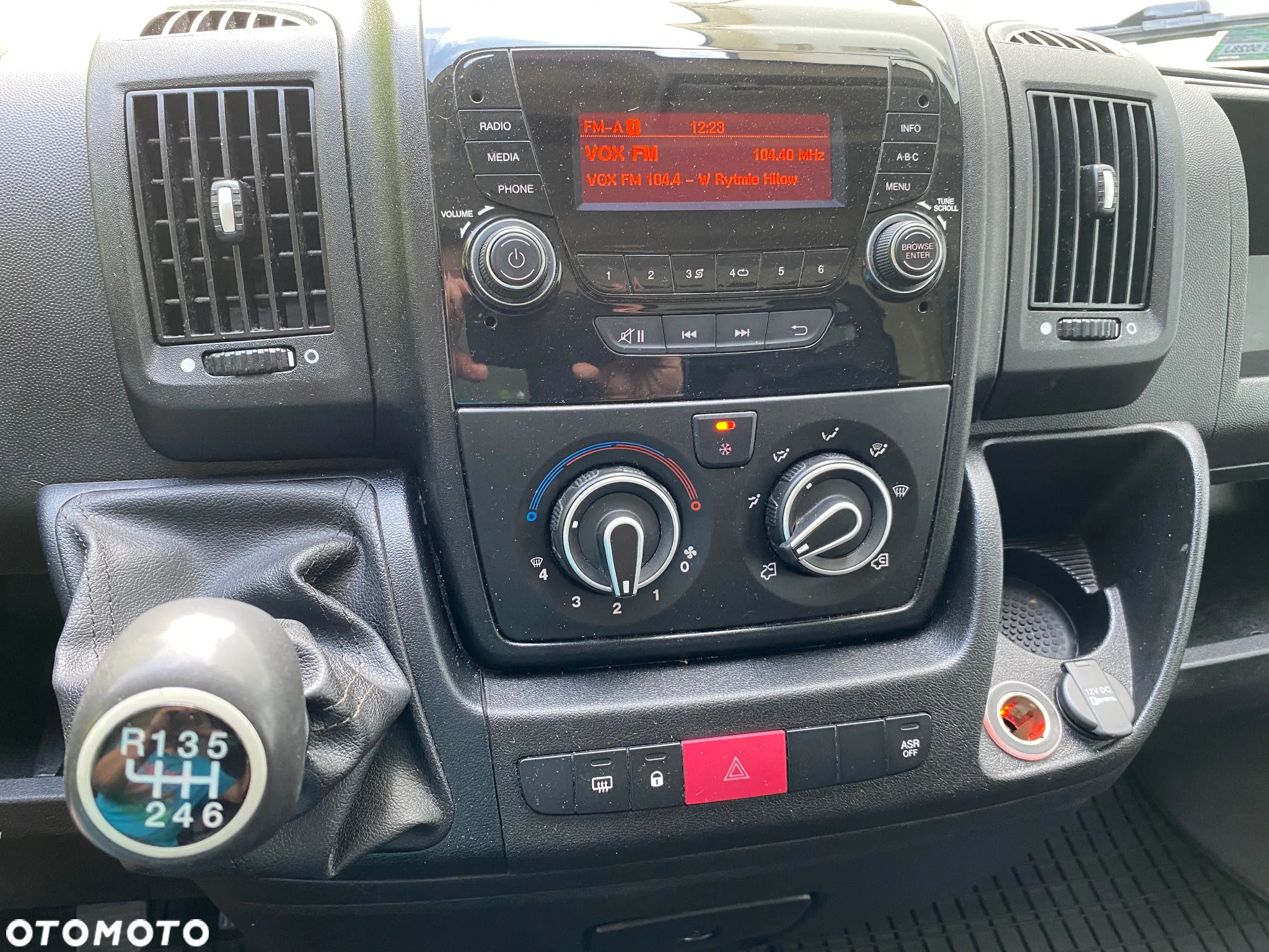 Peugeot Boxer Izoterma kontener 8 Palet 3,5t 163KM Salon PL - 25