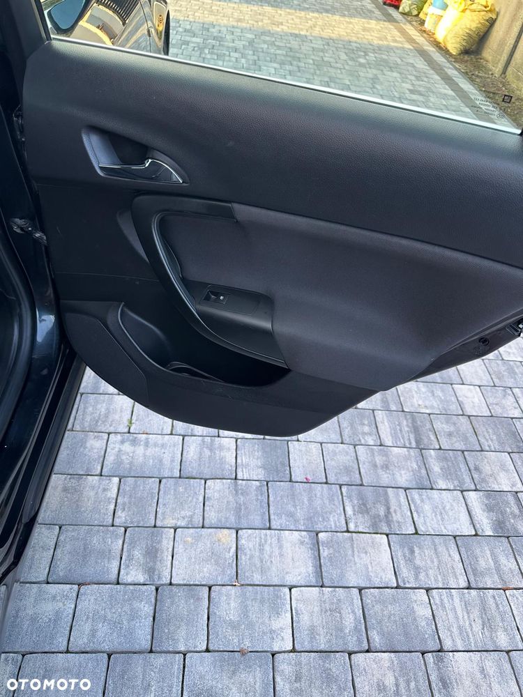 Opel Insignia - 32