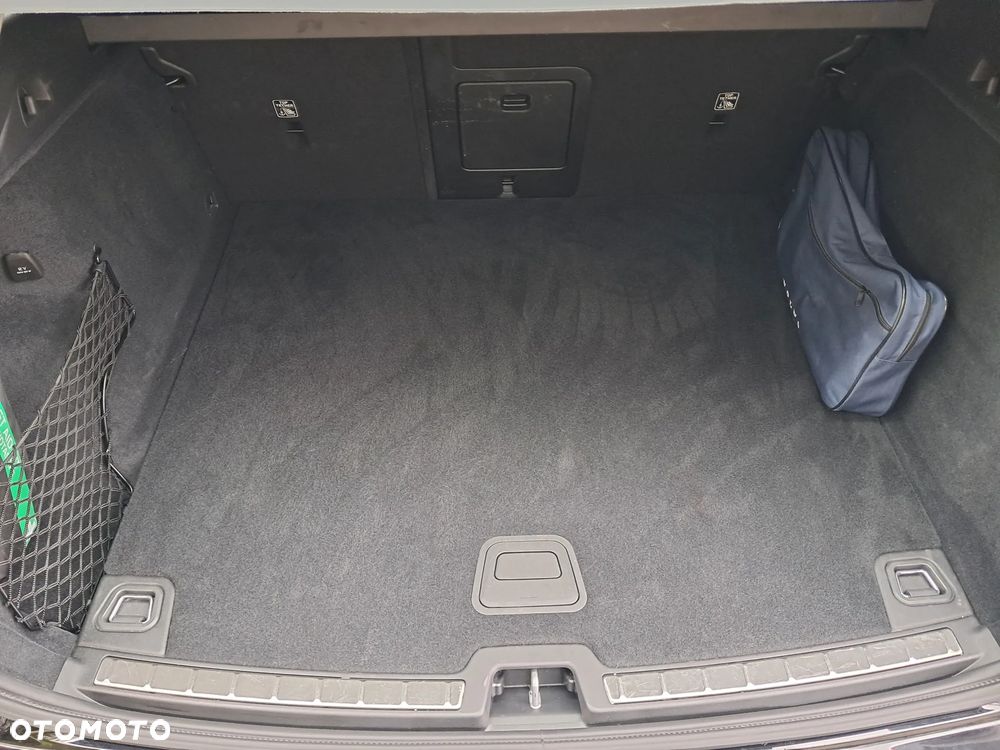 Volvo XC 60 B5 B AWD Plus Dark - 34