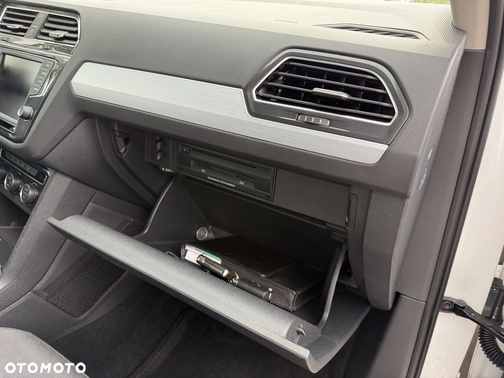 Volkswagen Tiguan - 38