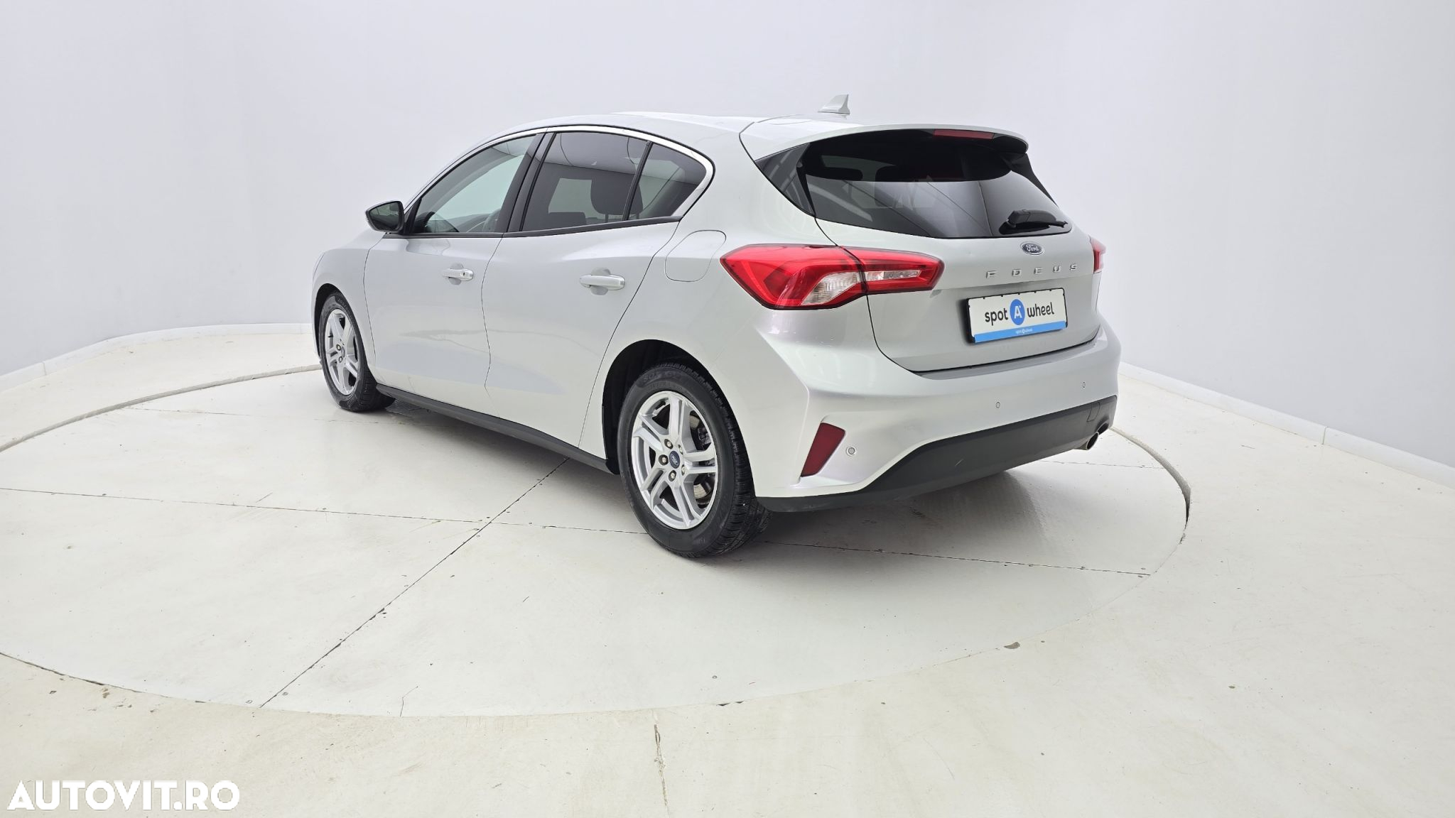 Ford Focus - 8