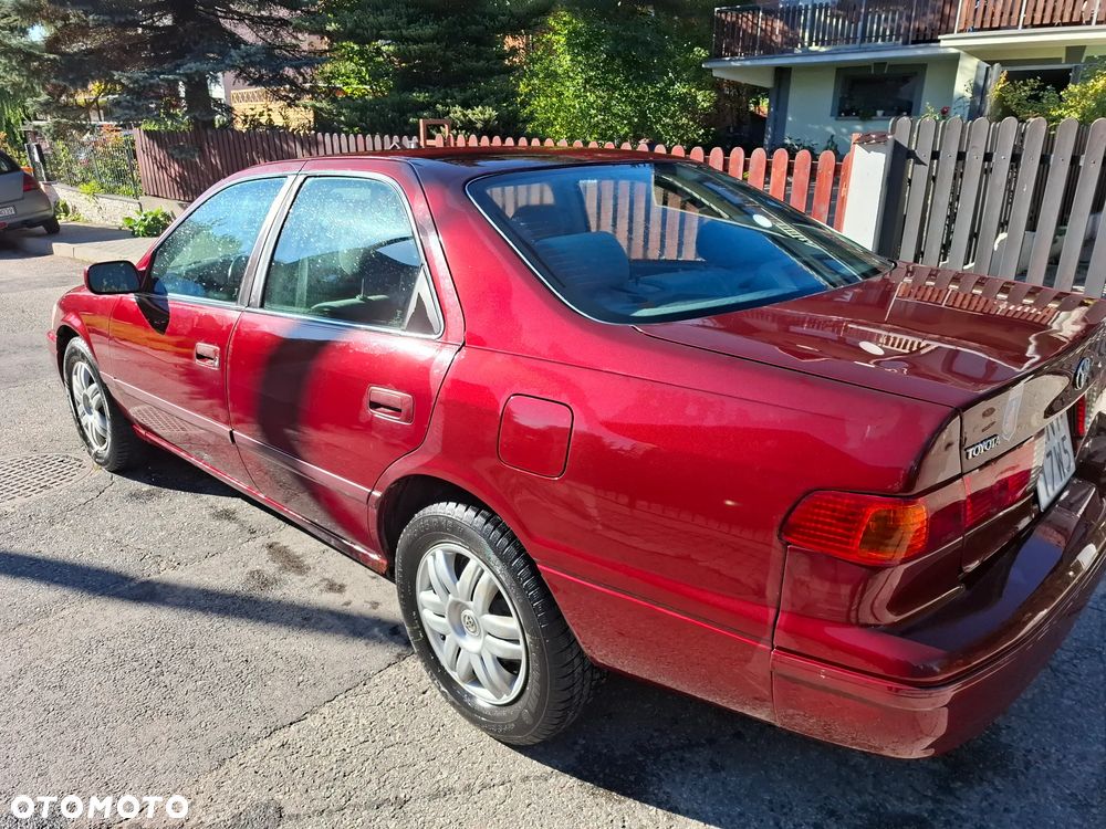 Toyota Camry 2000 photo 3