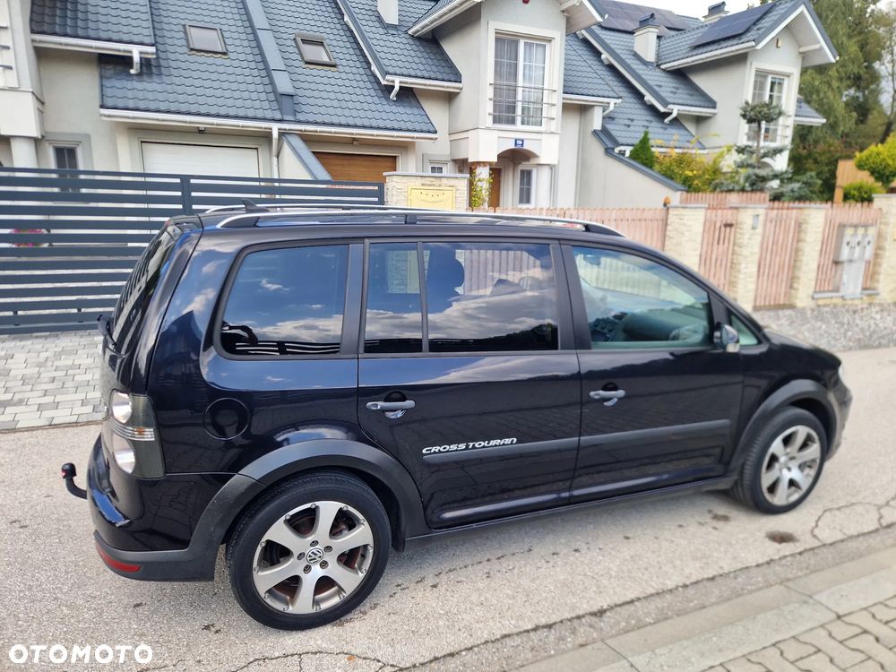 Volkswagen Touran 1.4 TSI DSG Cross - 33