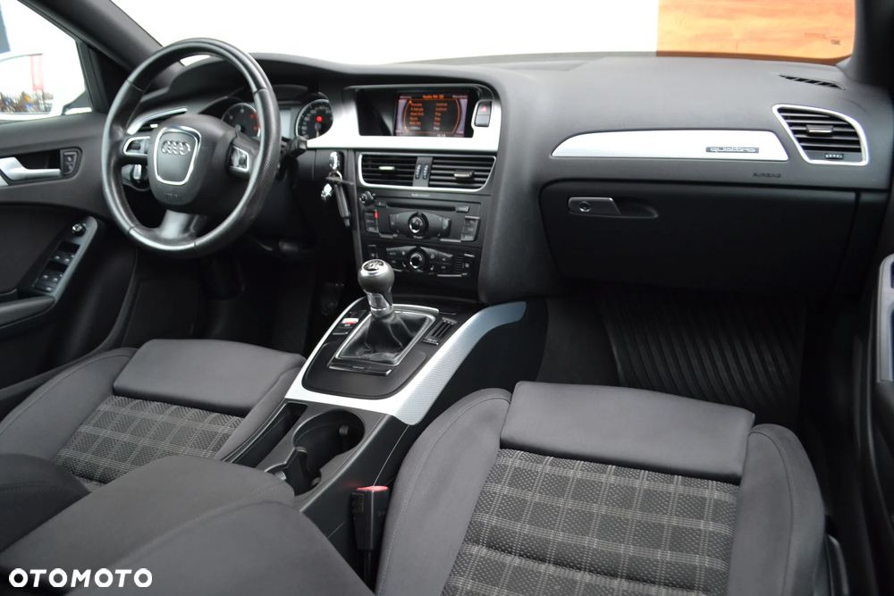 Audi A4 Avant 2.0 TDI DPF quattro - 5