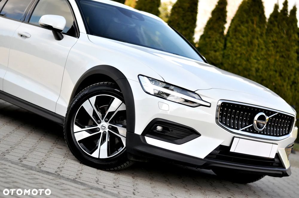 Volvo V60 Cross Country B4 D AWD Plus - 4