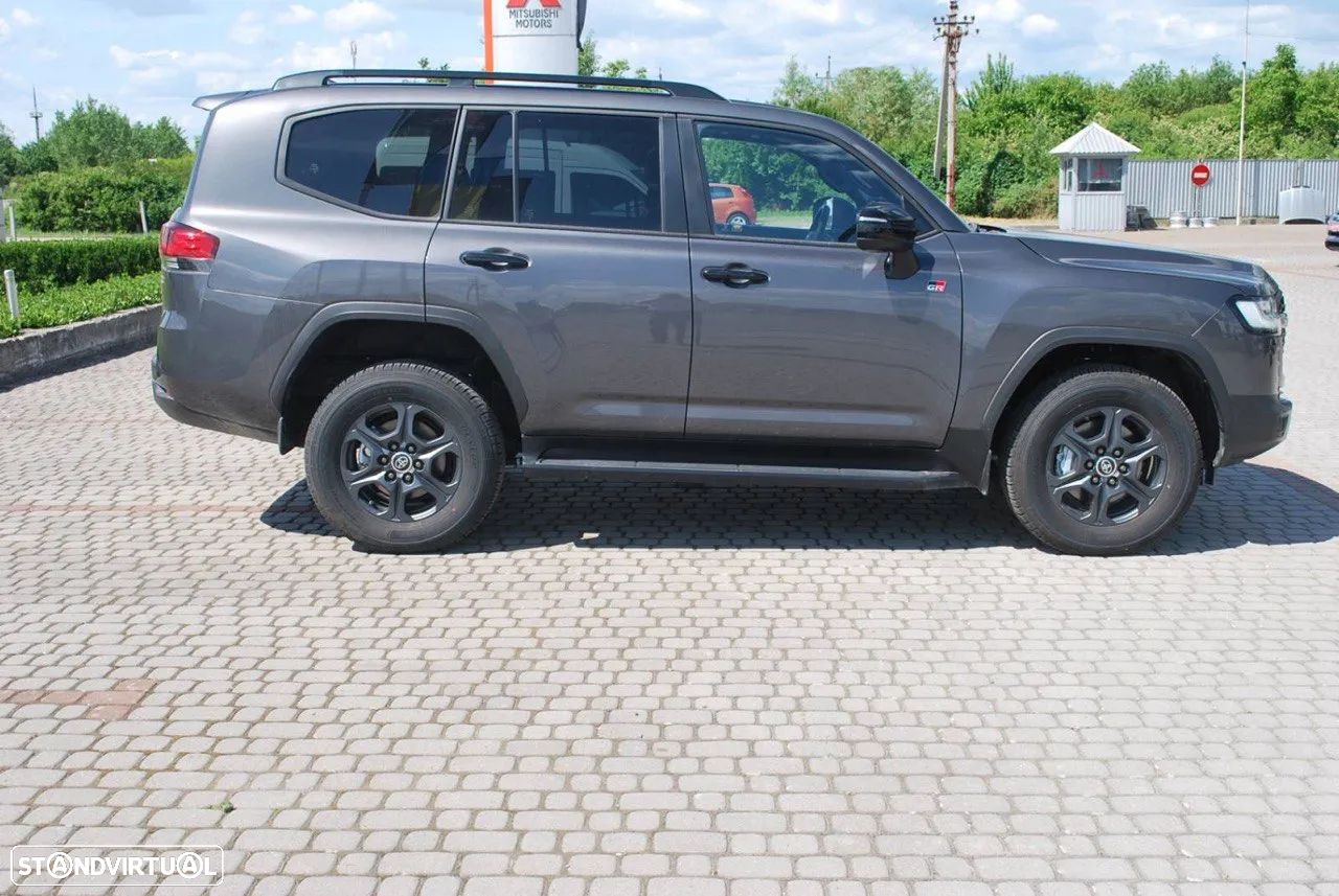 Toyota Land Cruiser - 6