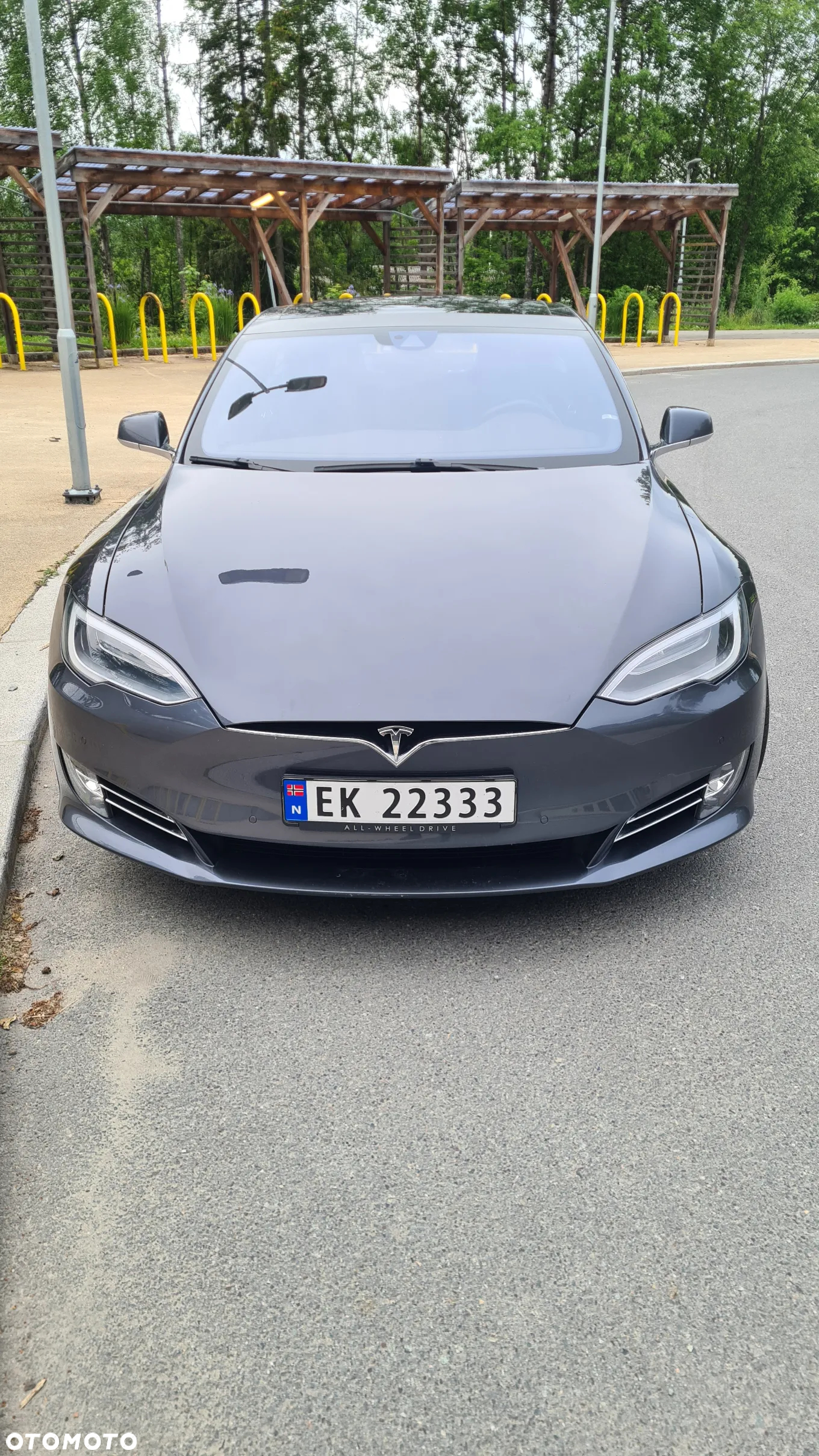 Tesla Model S - 3